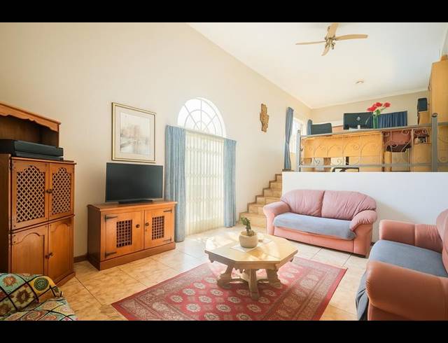 4 BEDROOM HOUSE FOR SALE IN ERASMUSKLOOF